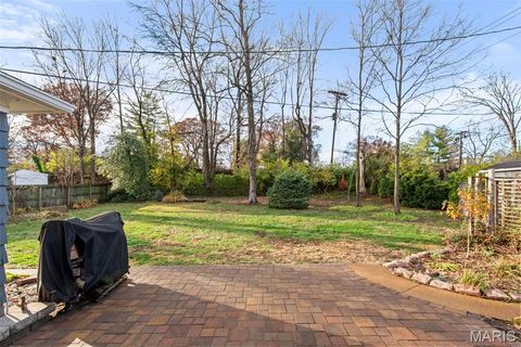 Tiny photo for 581 W Lockwood Avenue, Webster Groves, MO 63119 (MLS # 25074260)