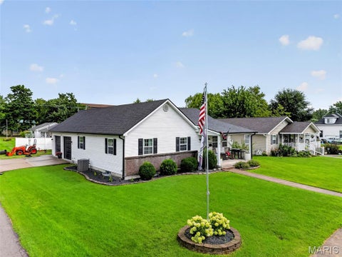 Tiny photo for 1019 W Main Street, Bowling Green, MO 63334 (MLS # 26052669)