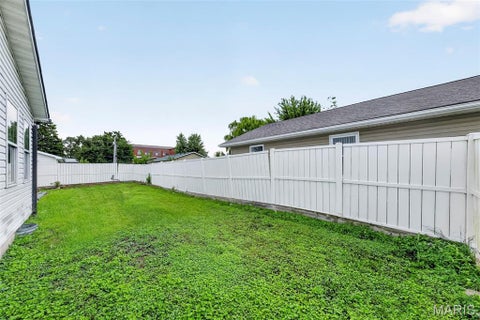Tiny photo for 1019 W Main Street, Bowling Green, MO 63334 (MLS # 26052669)