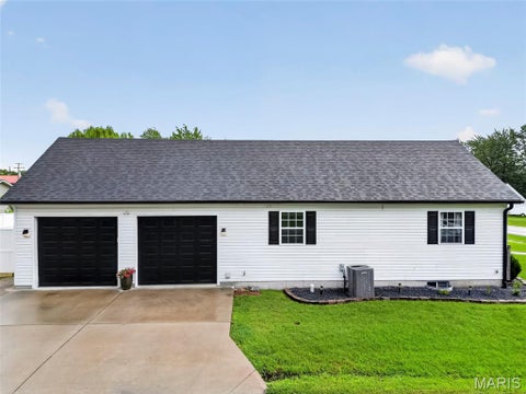 Tiny photo for 1019 W Main Street, Bowling Green, MO 63334 (MLS # 26052669)
