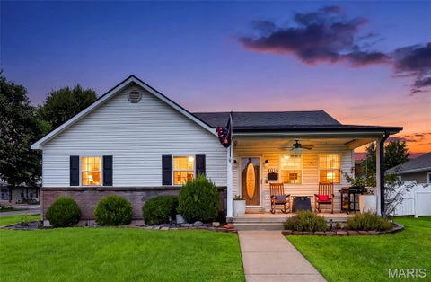 Tiny photo for 1019 W Main Street, Bowling Green, MO 63334 (MLS # 26052669)