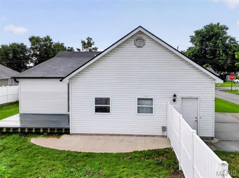 Tiny photo for 1019 W Main Street, Bowling Green, MO 63334 (MLS # 26052669)