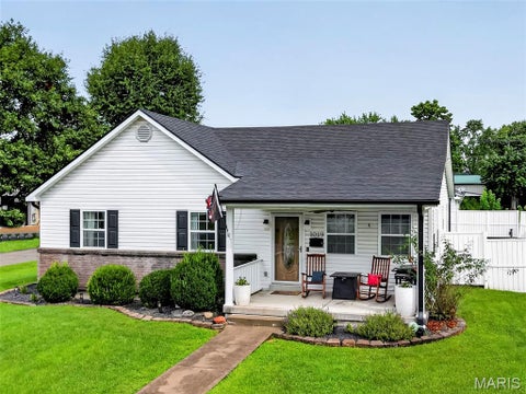 Tiny photo for 1019 W Main Street, Bowling Green, MO 63334 (MLS # 26052669)