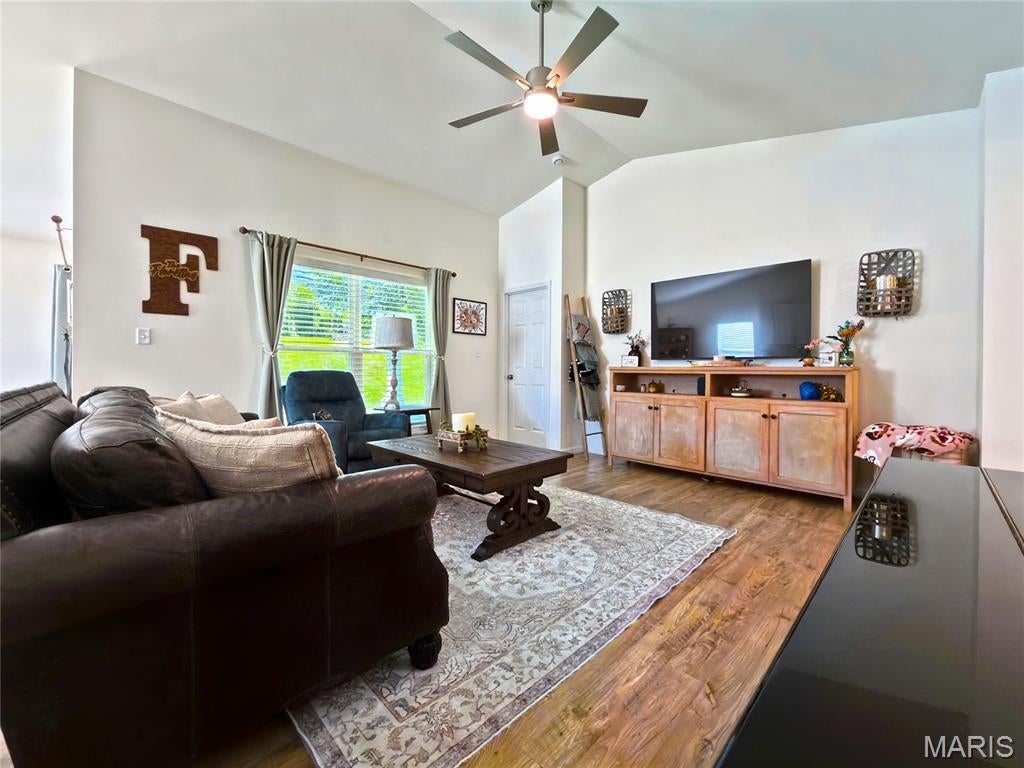 1207 Winding Bluffs Way