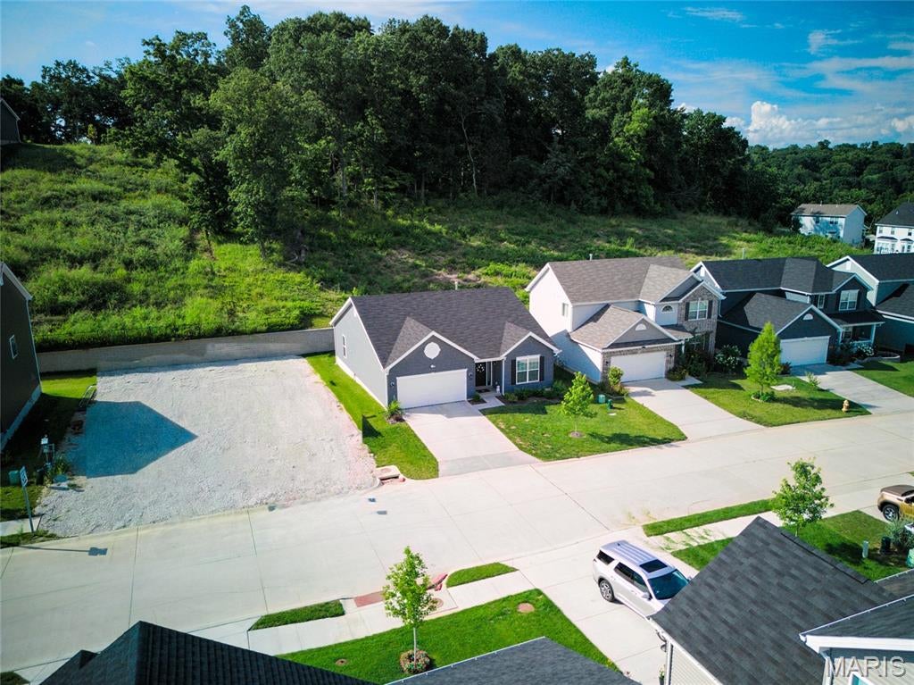1207 Winding Bluffs Way