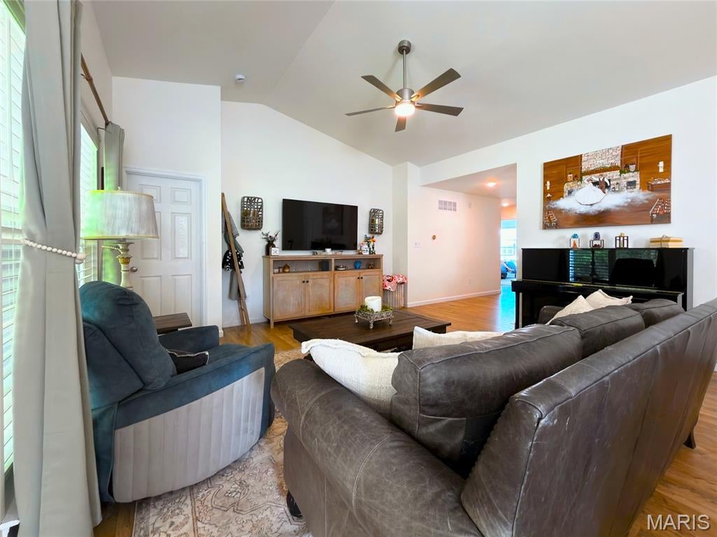 1207 Winding Bluffs Way