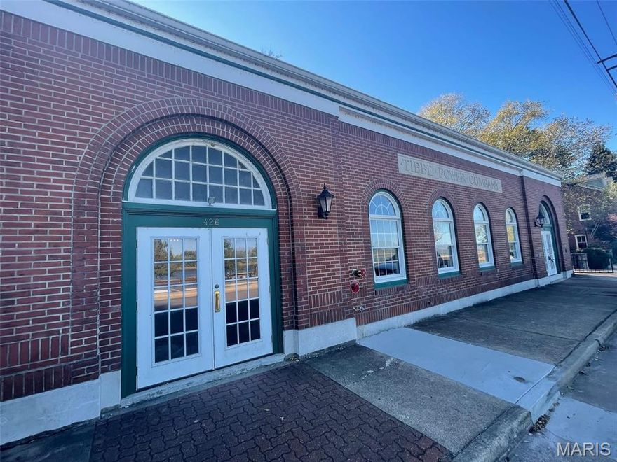 Looking for a new location for your business? Or starting a new business? We are now looking for a long-term tenant for The Tibbe! Take advantage of the rare opportunity to have your business in an historic building located directly on the Missouri Riverfront! 3900 +/- sqft, fully renovated, tons of public parking, AMAZING LOCATION! Walkable to dining, shopping, parks, train station, riverfront, amd everything downtowm has to offer!

•Winery/wine bar
•Distillery/bar
•Restaurant
•Event Venue
•Art/photography studio
•Beauty salon/med spa
•Retail Boutique 
•Yoga/health/wellness
•Storefront
•Offices/corporate meeting space
•Coffee Bar/cafe
•Inside/outside play space
•SO MANY POSSIBILITIES!!!