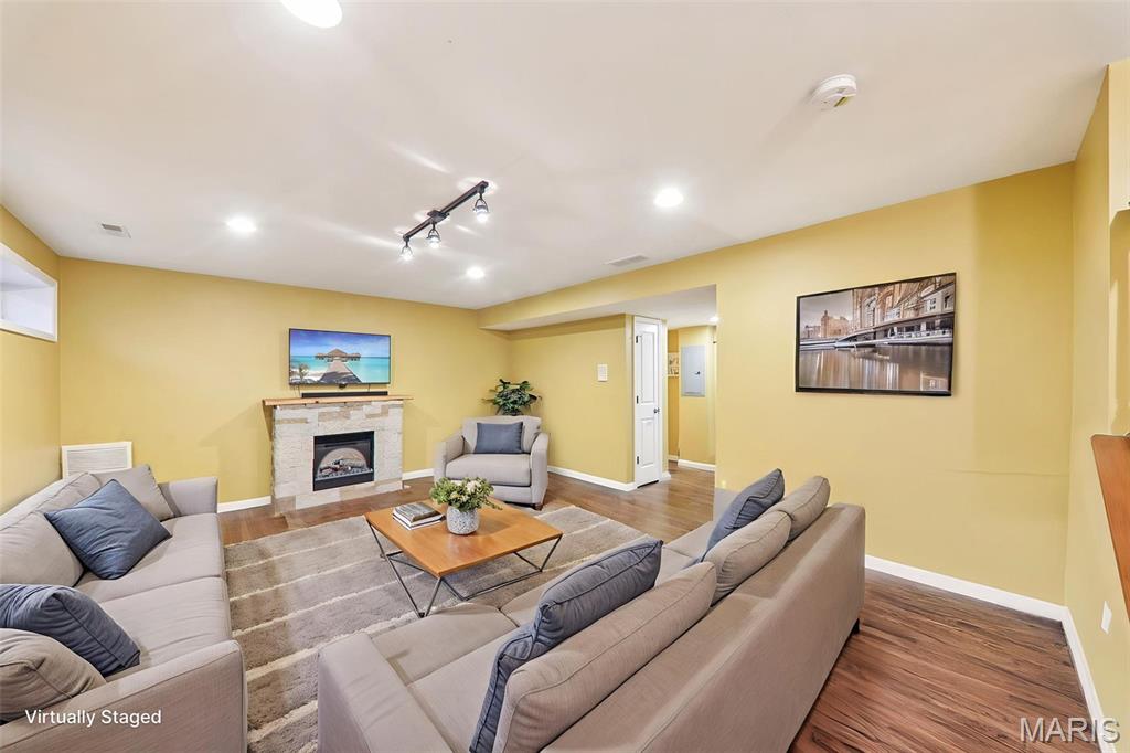 Cambury & Cambury Two Bdy Adj - Residential