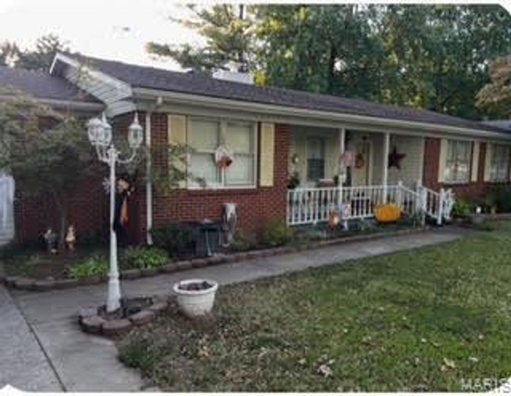 Photo of 719 N West Street, Sikeston, MO 63801 (MLS # 25080175)