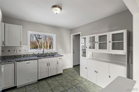 Tiny photo for 835 N Forest Avenue, Webster Groves, MO 63119 (MLS # 25079994)