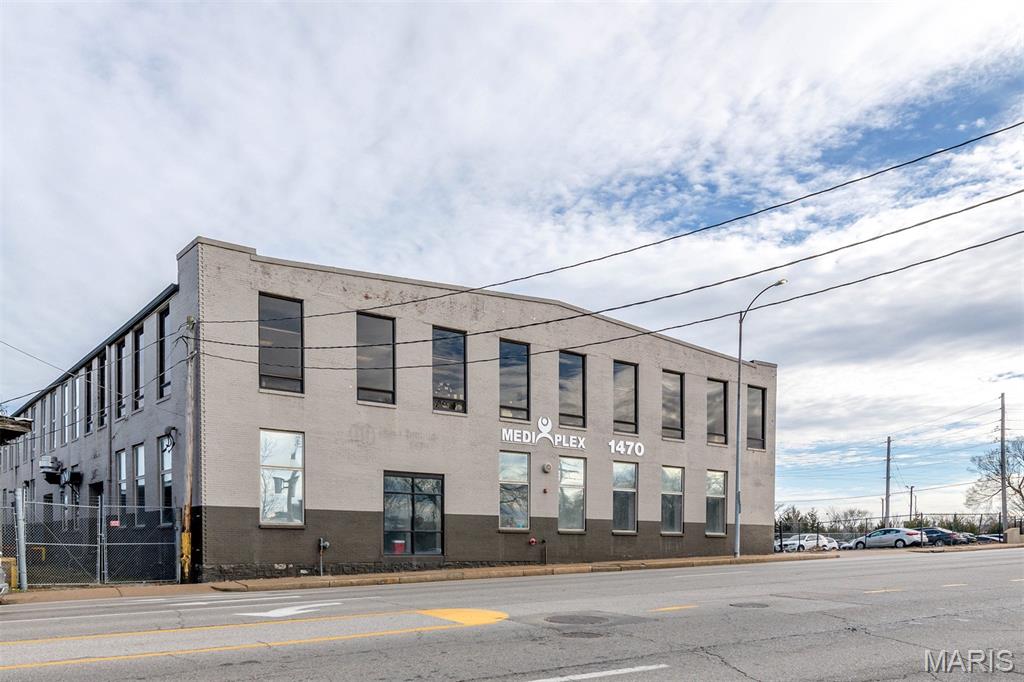 Mcree Town-28 - Commercial Sale