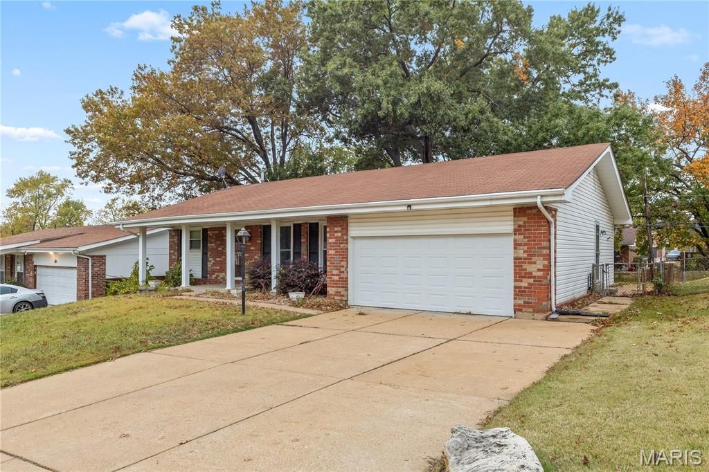 Photo of 4453 Remus, Florissant, MO 63033 (MLS # 25073491)