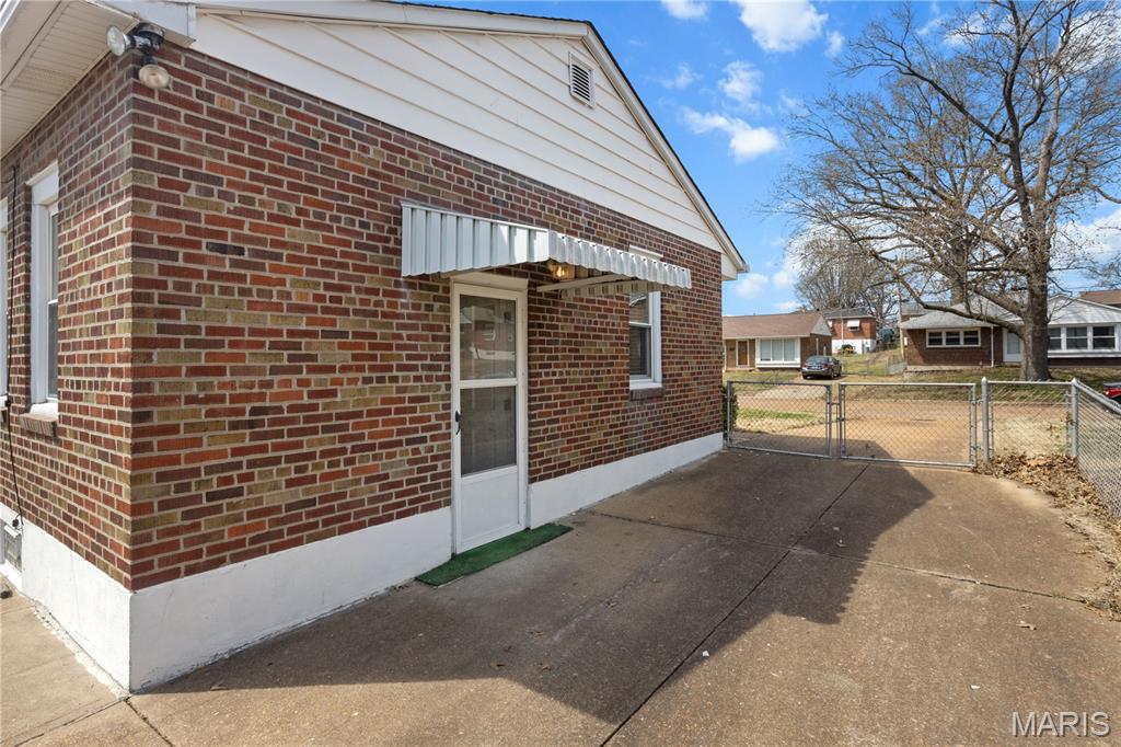 7124 Marwinette Avenue