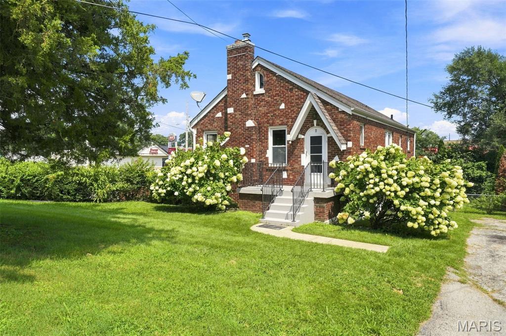 2 S Dellwood Avenue