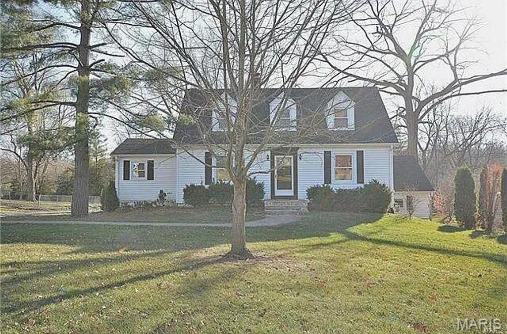 Photo of 12320 Eckelmann Ln, St Louis, MO 63131 (MLS # 26023802)