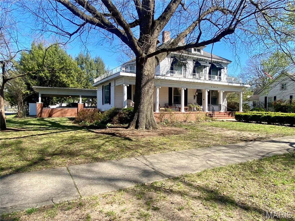 Photo of 502 E Commercial Street, Charleston, MO 63834 (MLS # 26021257)