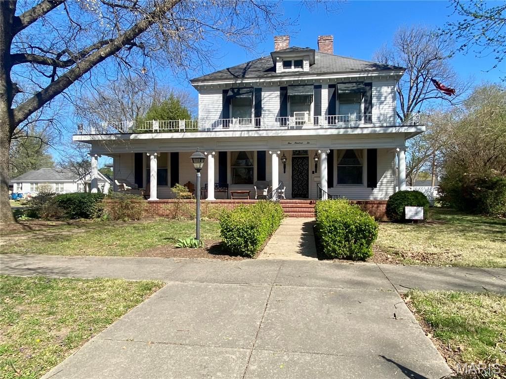 Photo of 502 E Commercial Street, Charleston, MO 63834 (MLS # 26021257)