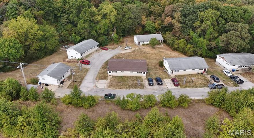 Rare opportunity to acquire a 13-unit single-family home portfolio in one of Jefferson County’s strongest rental markets.
These well-maintained properties offer consistent rental income and excellent growth potential. Conveniently located near schools, shopping, and major highways, they remain highly desirable for tenants and easy to manage.
Perfect for investors looking to expand their portfolio with solid, income-producing homes in a thriving community.