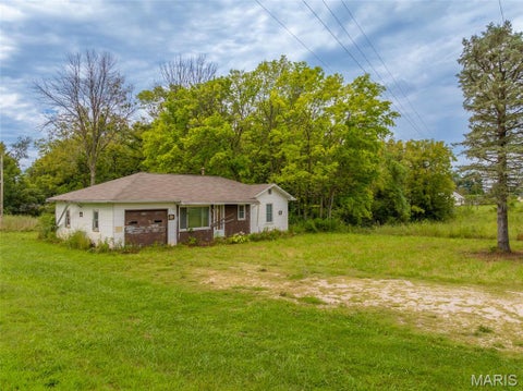 Photo of 4032 E Highway 47, Winfield, MO 63389 (MLS # 26052096)