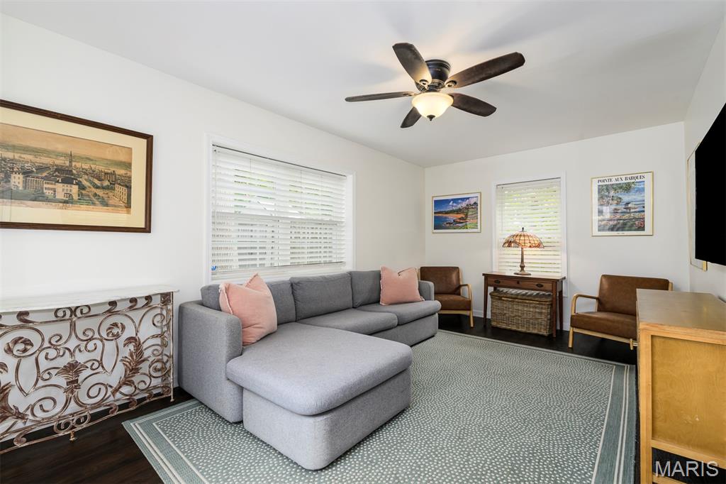 University City, Missouri 63130, United States, 3 Bedrooms Bedrooms, ,2 BathroomsBathrooms,Residential,Pending,206746