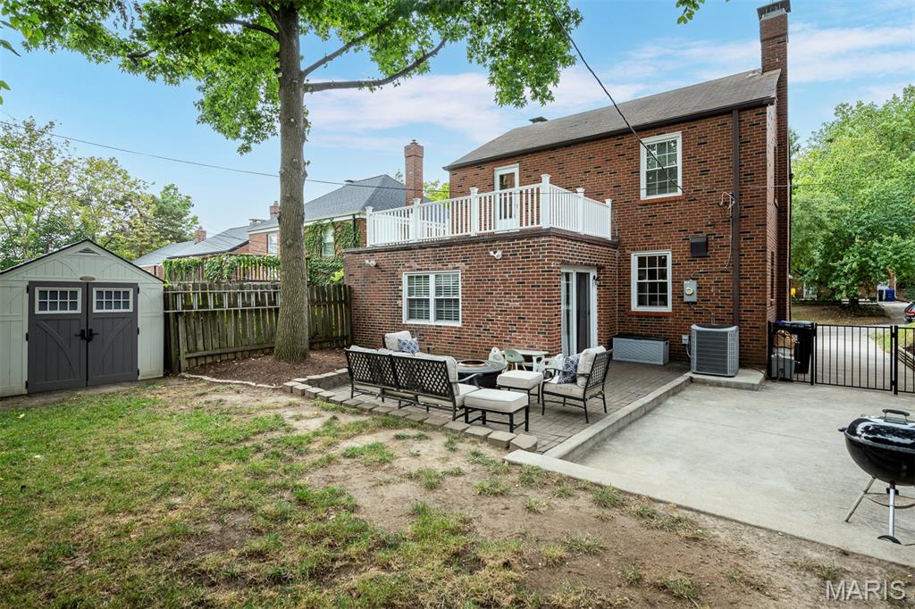 University City, Missouri 63130, United States, 3 Bedrooms Bedrooms, ,2 BathroomsBathrooms,Residential,Pending,206746