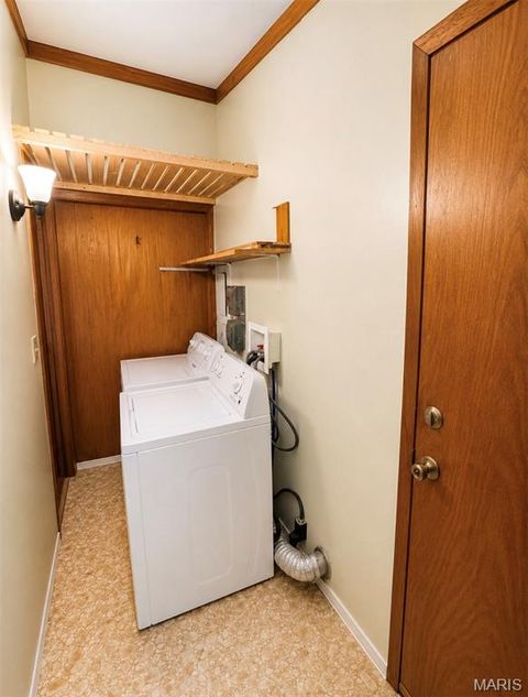 Tiny photo for 711 Ellis Street, Elsberry, MO 63343 (MLS # 26028450)