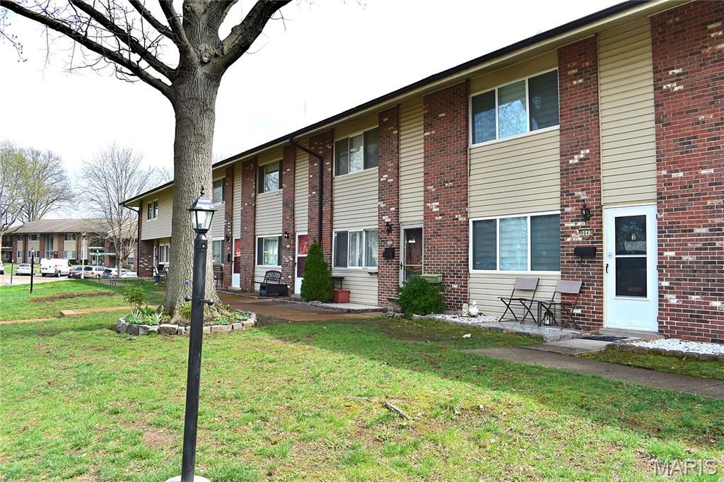 Photo of 9038 Villaridge Court, St Louis, MO 63123 (MLS # 26019727)