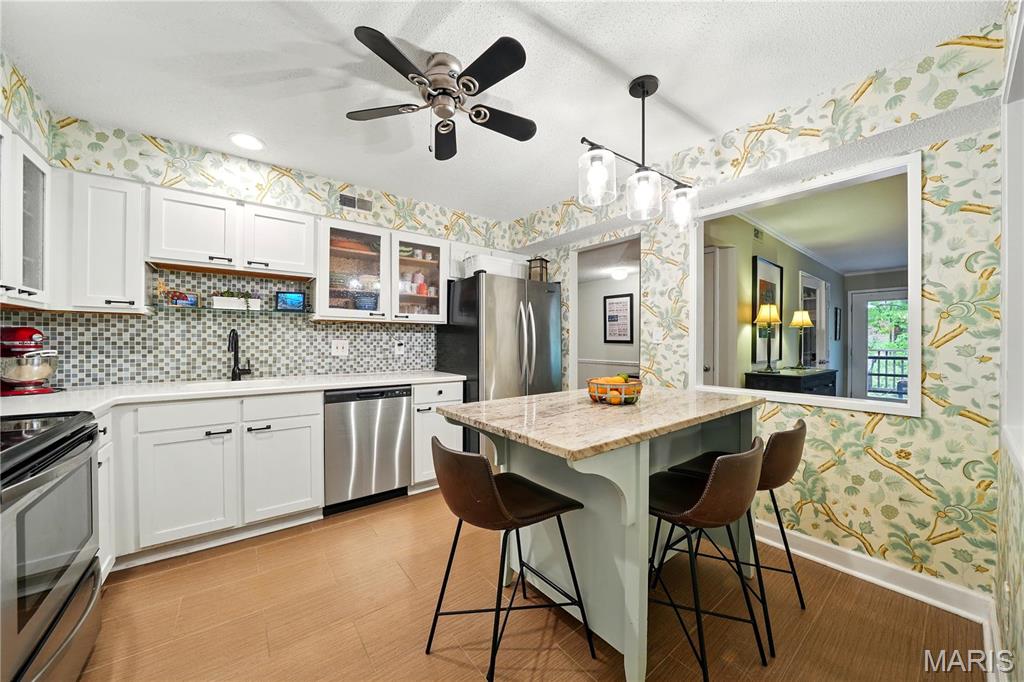 Kirkwood, Missouri 63122, United States, 2 Bedrooms Bedrooms, ,2 BathroomsBathrooms,Residential,Active,144853