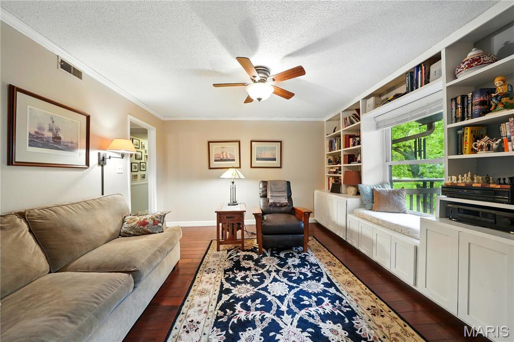 Kirkwood, Missouri 63122, United States, 2 Bedrooms Bedrooms, ,2 BathroomsBathrooms,Residential,Active,144853