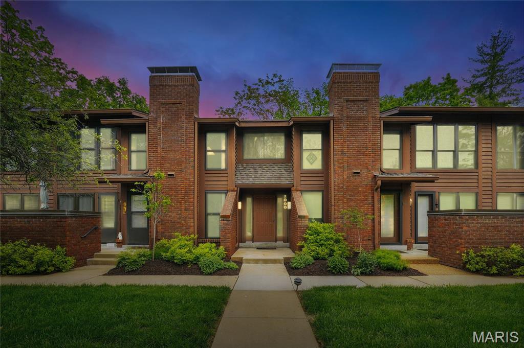 Kirkwood, Missouri 63122, United States, 2 Bedrooms Bedrooms, ,2 BathroomsBathrooms,Residential,Active,144853