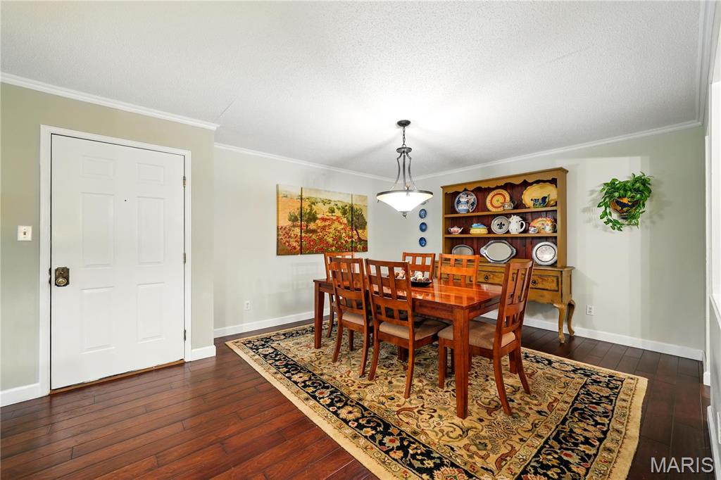 Kirkwood, Missouri 63122, United States, 2 Bedrooms Bedrooms, ,2 BathroomsBathrooms,Residential,Active,144853