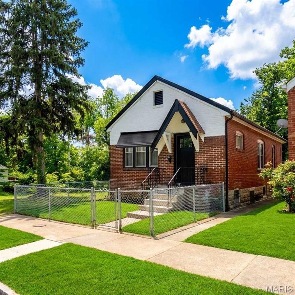 Photo of 5994 Theodore Avenue, St Louis, MO 63136 (MLS # 26013284)