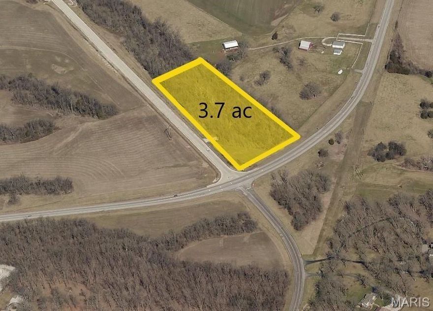 3.7 acre corner lot ready for development in north end of Perryville with excellent traffic and visibility on Highway 51.  Suitable for various uses.  Currently not in the city limits, but city utilities are nearby for easy annexation. Location: Corner Location, Hwy/Interstate Frntg