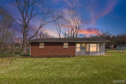 Photo of 2800 Dutch Hollow Road, Belleville, IL 62223 (MLS # 26016457)