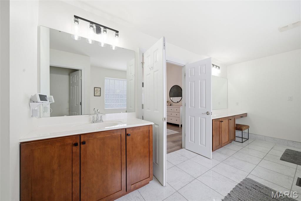 Ests At Bayhill Village - Residential