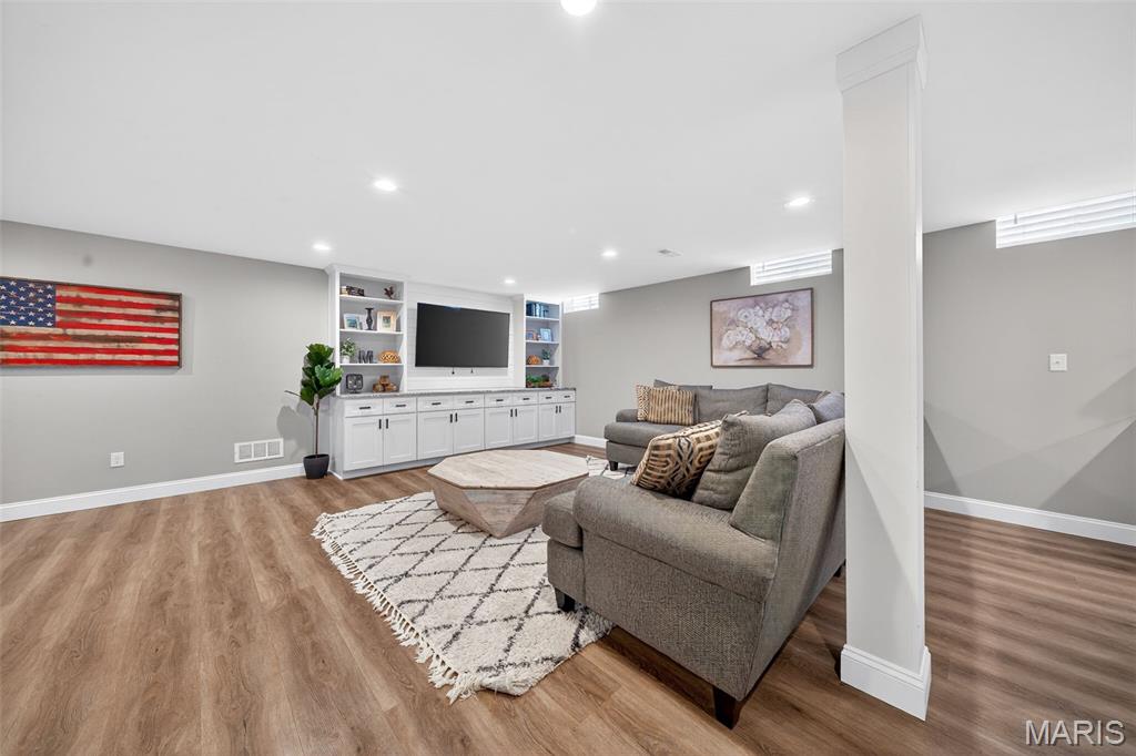 Ests At Bayhill Village - Residential