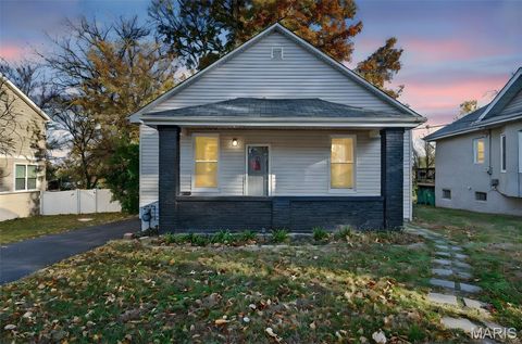 Tiny photo for 123 W Thornton Avenue, Webster Groves, MO 63119 (MLS # 25076848)