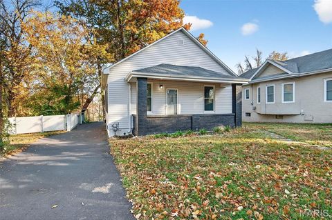 Tiny photo for 123 W Thornton Avenue, Webster Groves, MO 63119 (MLS # 25076848)