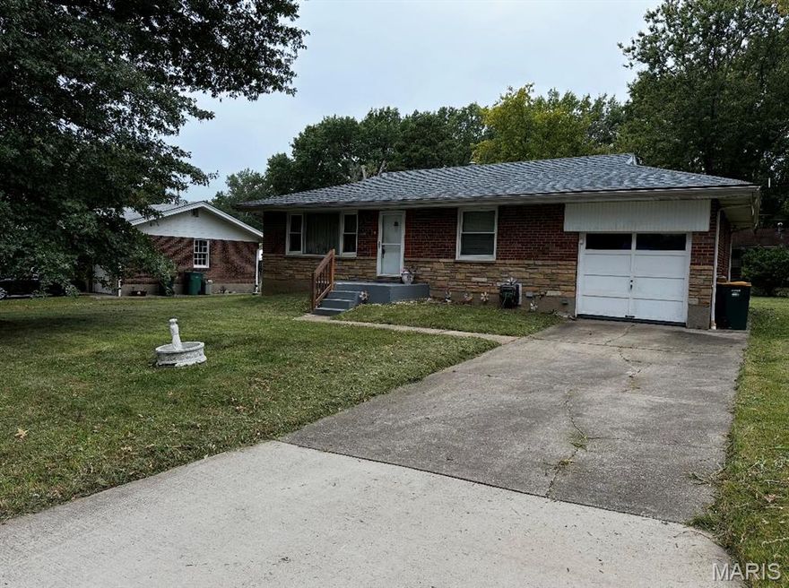 Presenting 9631 Griffin Drive. This property would be a great starter home or an excellent property for empty nesters. This would also be a excellent addition to an investor's portfolio. This property offers 2 bedrooms and 1 full bathroom. There is a bar in the lower level and a great yard for outdoor entertainment. The property is available to show with an accepted offer since there is a current long-term tenant on a $1000.00 month-to-month lease. Please reach out for details.