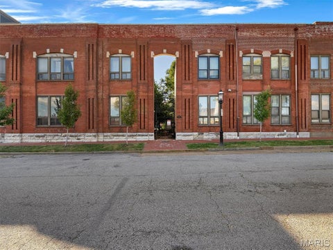 Photo of 1523 S 10th Street #110, St Louis, MO 63104 (MLS # 26057404)