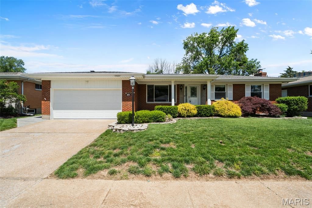 Photo of 657 Damascus Drive, St Louis, MO 63125 (MLS # 26022034)