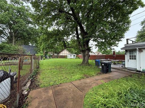 Tiny photo for 515 S Fillmore Avenue, Kirkwood, MO 63122 (MLS # 26030463)