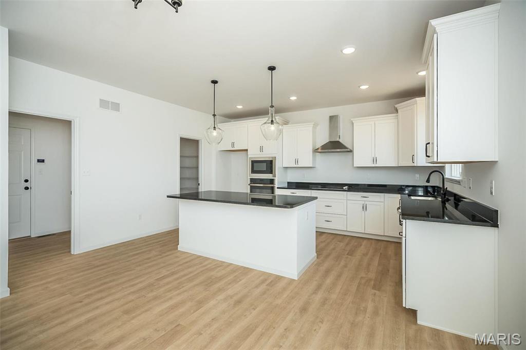 Majestic Lakes - Residential