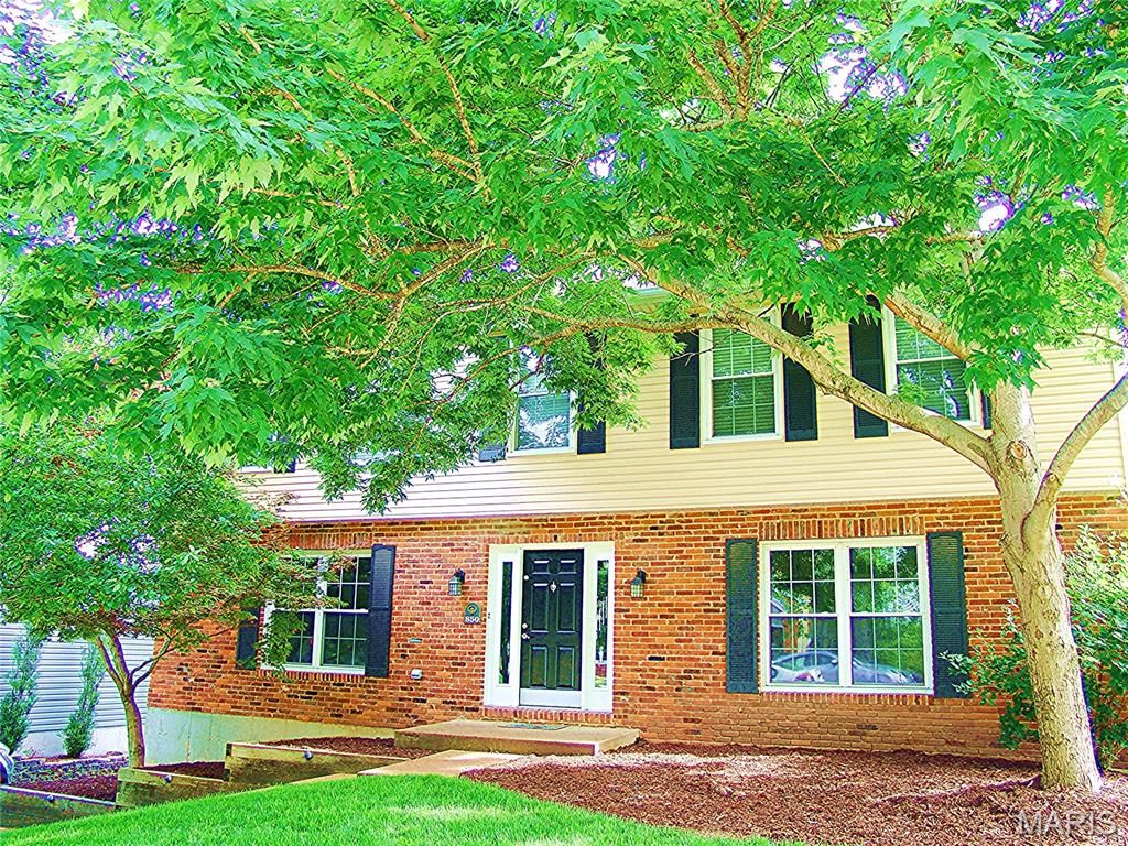 Photo of 850 Ivy Trace Trce, Ballwin, MO 63021 (MLS # 26025240)