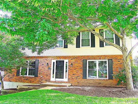 Photo of 850 Ivy Trace Trce, Ballwin, MO 63021 (MLS # 26025240)