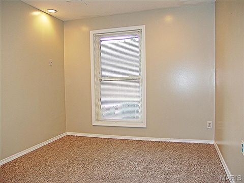 Tiny photo for 850 Ivy Trace Trce, Ballwin, MO 63021 (MLS # 26025240)