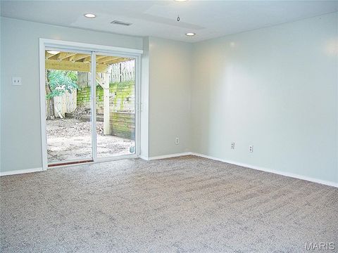 Tiny photo for 850 Ivy Trace Trce, Ballwin, MO 63021 (MLS # 26025240)
