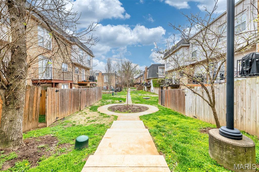 Villas On Olive Condo - Residential