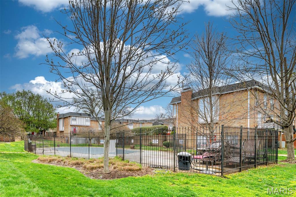 Villas On Olive Condo - Residential