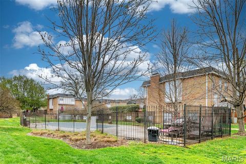 Tiny photo for 1169 Rue La Ville Walk #1169, Creve Coeur, MO 63141 (MLS # 26019851)